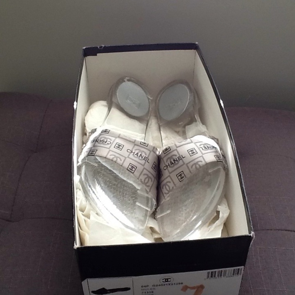 CHANEL Authentic  Mules